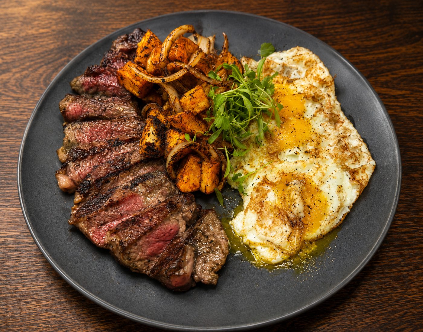 Lunch Carne Con Huevos